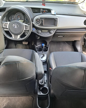 Toyota Yaris cena 42100 przebieg: 103000, rok produkcji 2013 z Pilawa małe 211